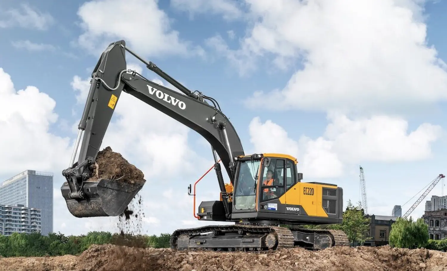 Experlogix_CPQ_Case_Study_Volvo_Construction_Equipment-1 Volvo crane