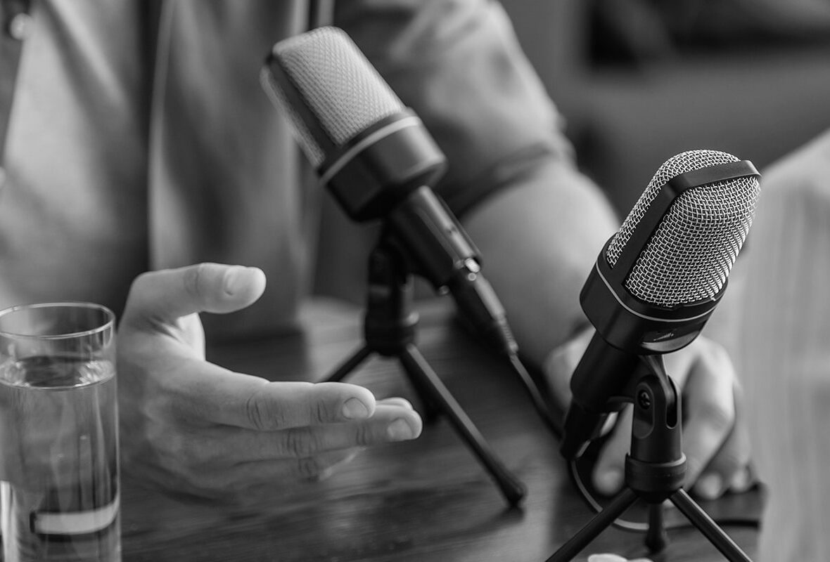 The-State-of-CPQ-Today-Helping-Companies-Meet-Customers-Needs_Header-e1684888678610 Podcast microphone